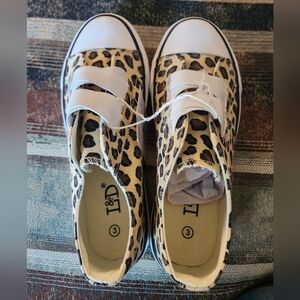 Lily and Dan Canvas shoes